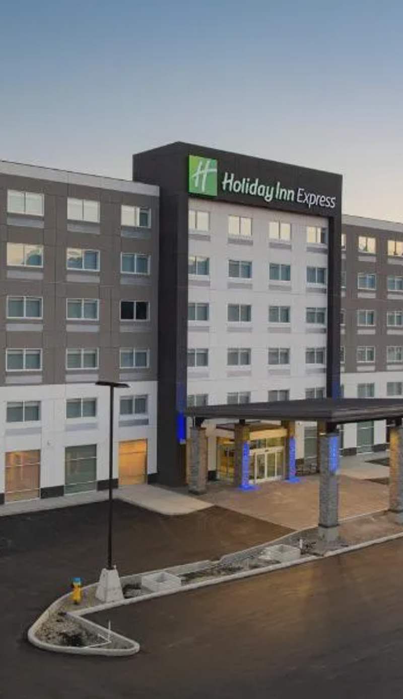 Holiday Inn Express & Suites Kelowna - East by IHG