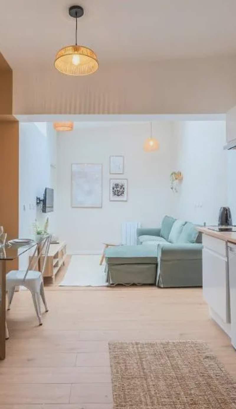 Appartement une chambre sur la place Sébastopol