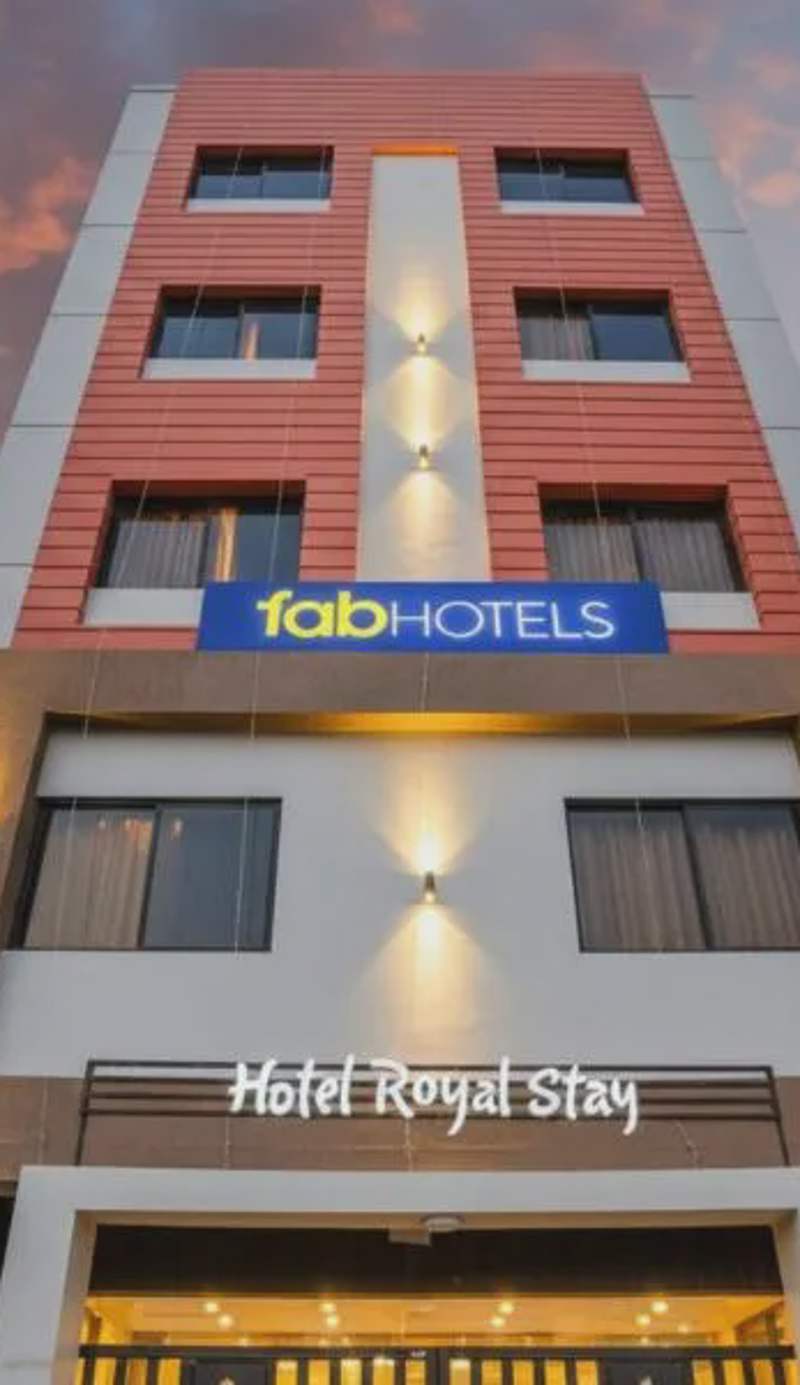 FabHotel Royal Stay - Beltarodi