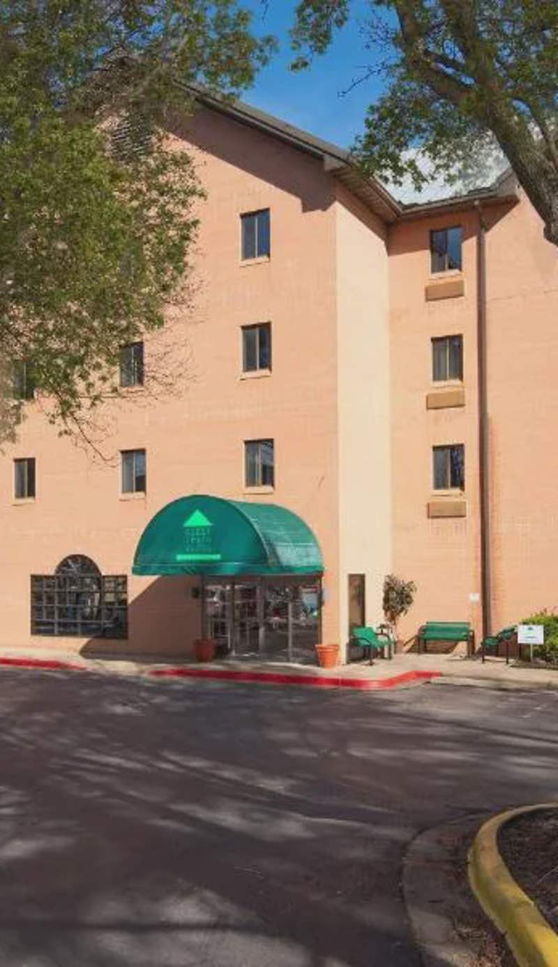 Guest Inn & Suites - Midtown Medical Center