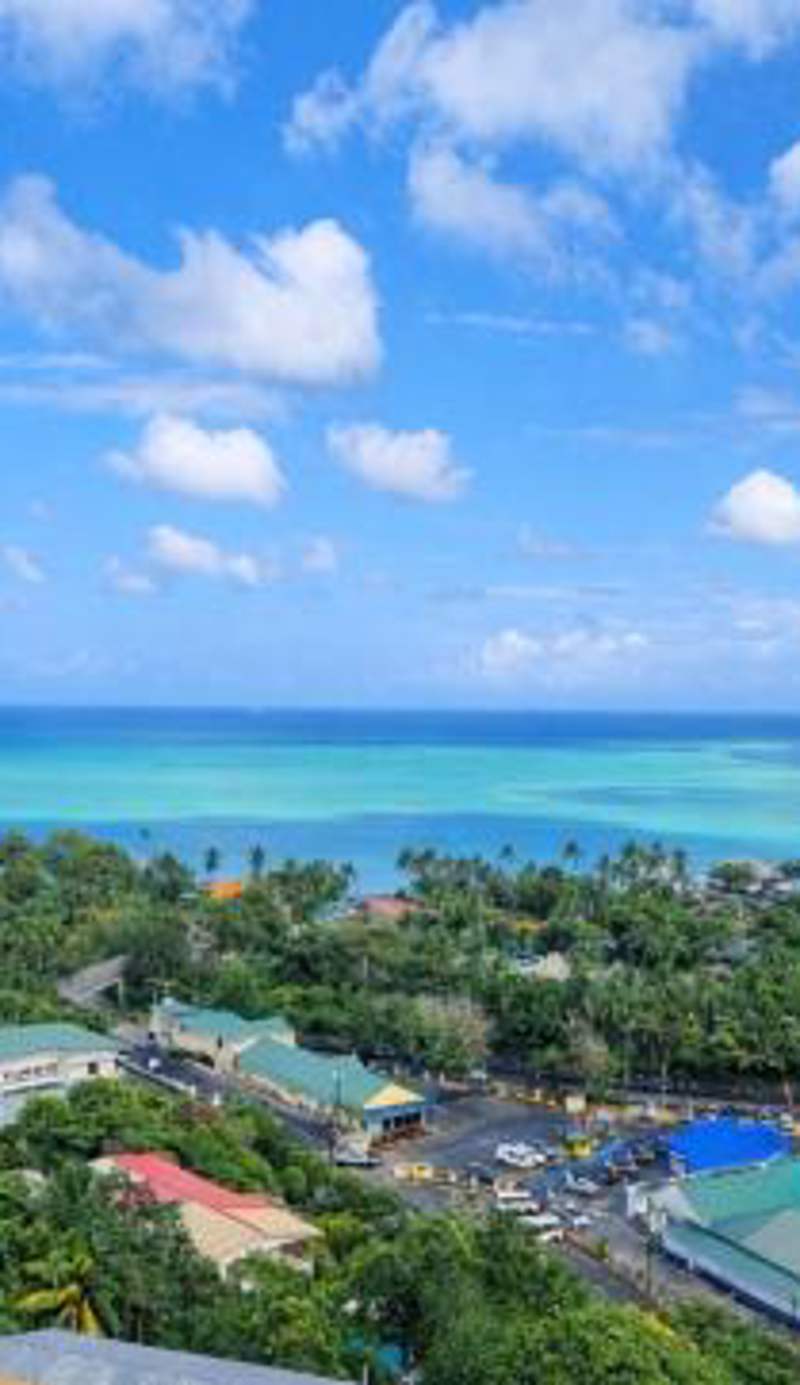 Serene Sunset Escape - Panoramic Ocean View Apartment