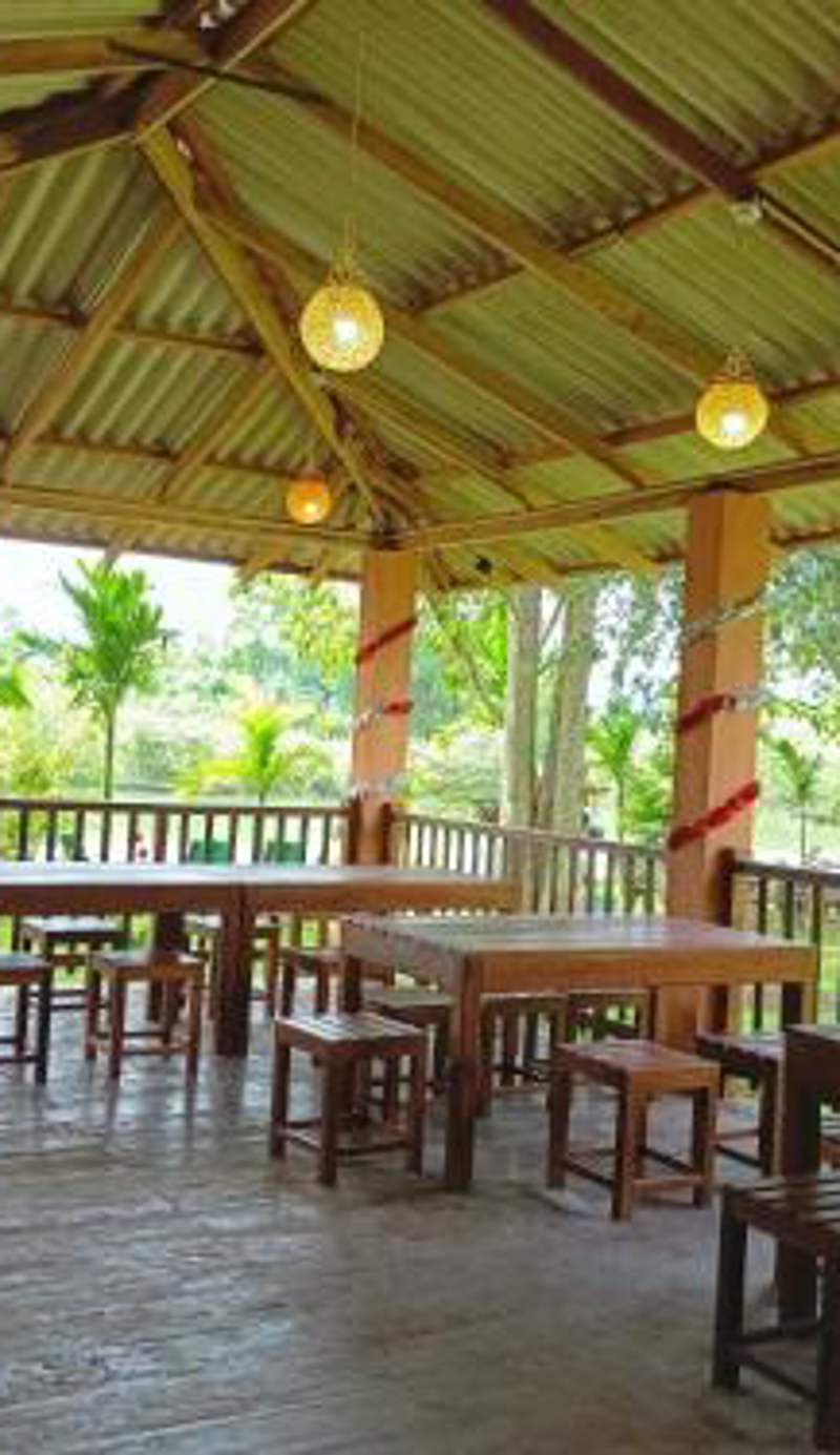Canal Side Safari Resort