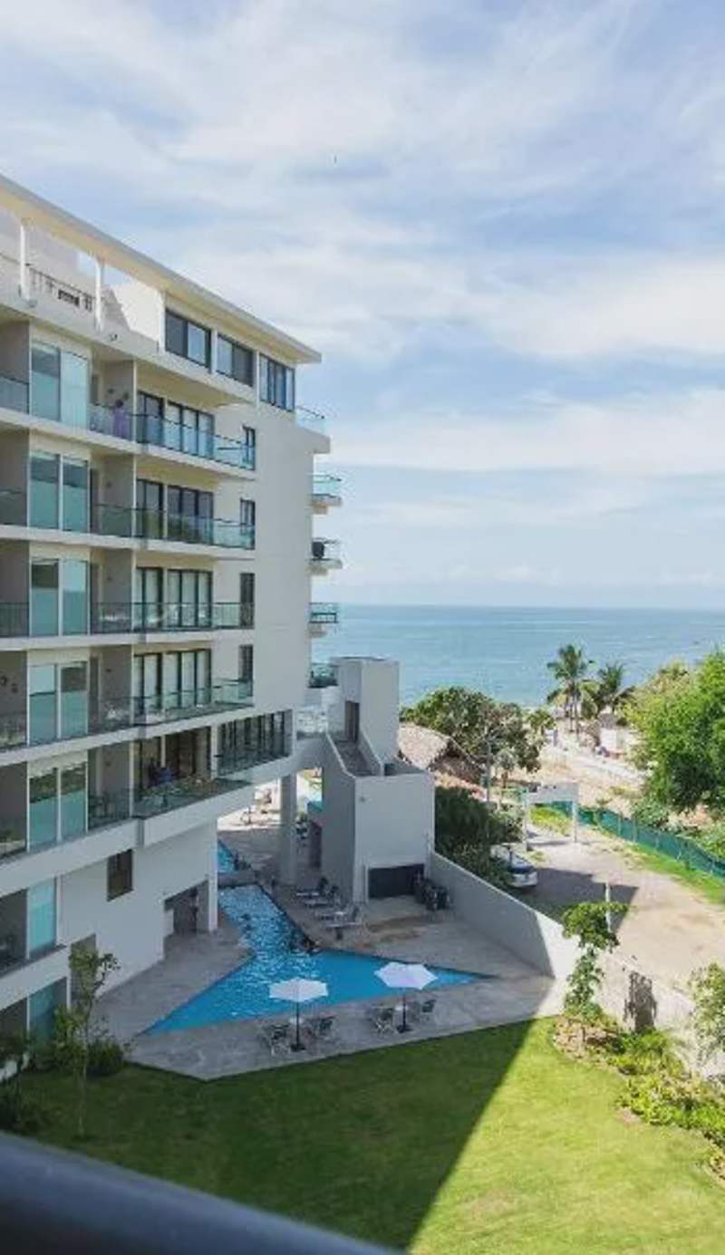 Beautiful beachfront Studio, Zantamar 306