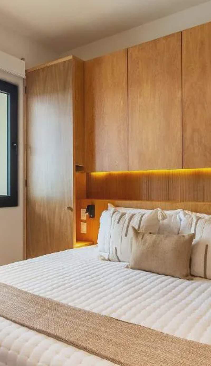 TH7 - Beachfront Condo, few steps from the beach