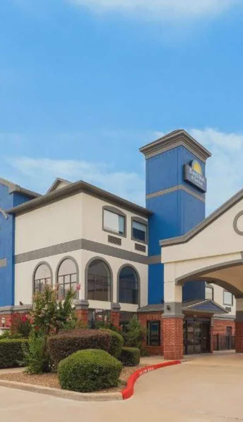 Days Inn & Suites by Wyndham Sam Houston Tollway