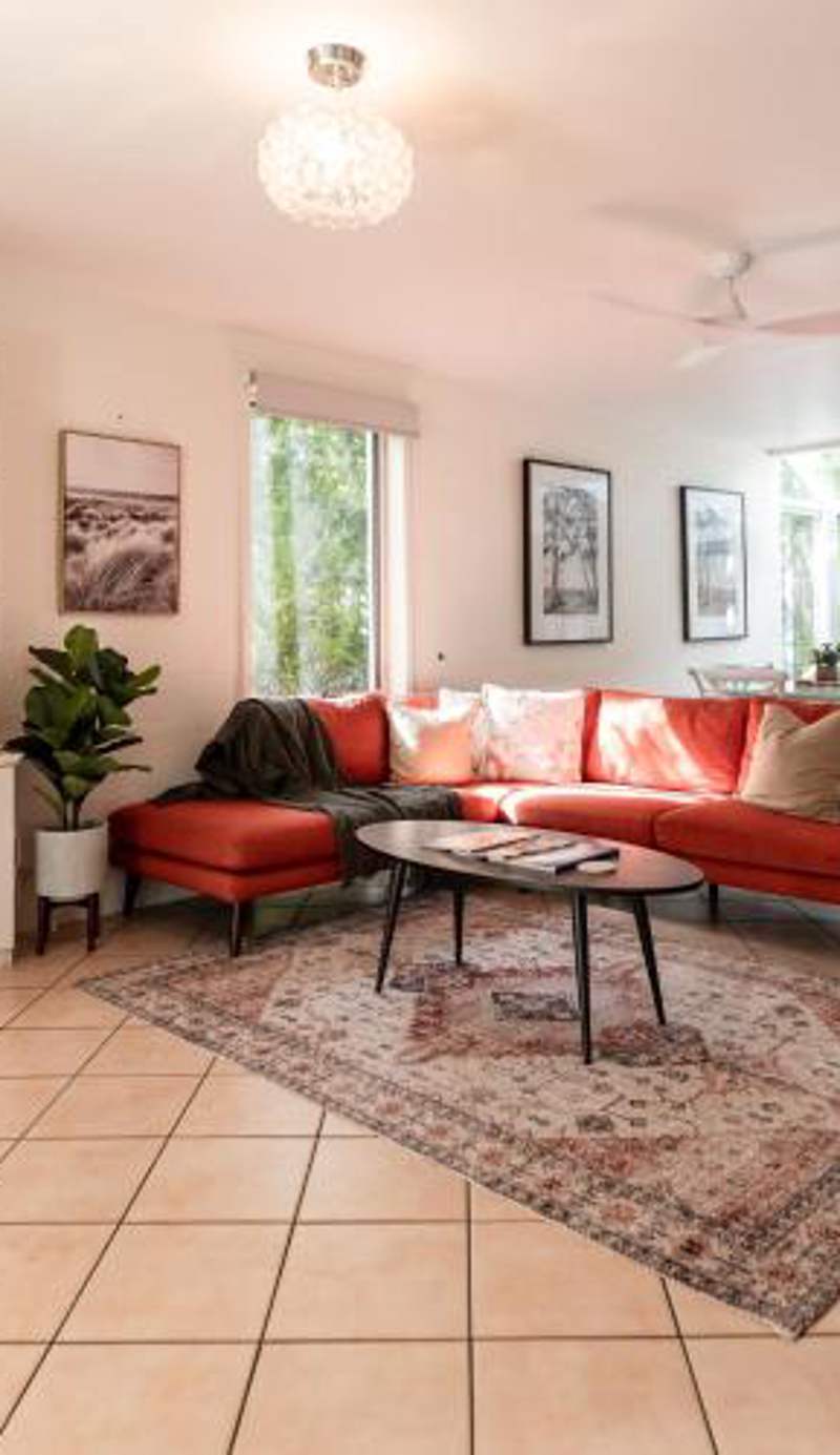 Cute Little Cove gem…walking distance to beach!