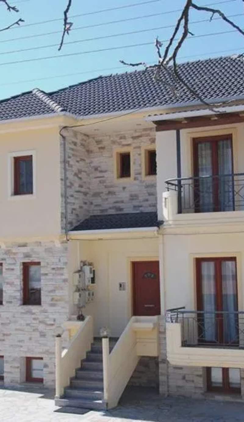 Nikos Apartments
