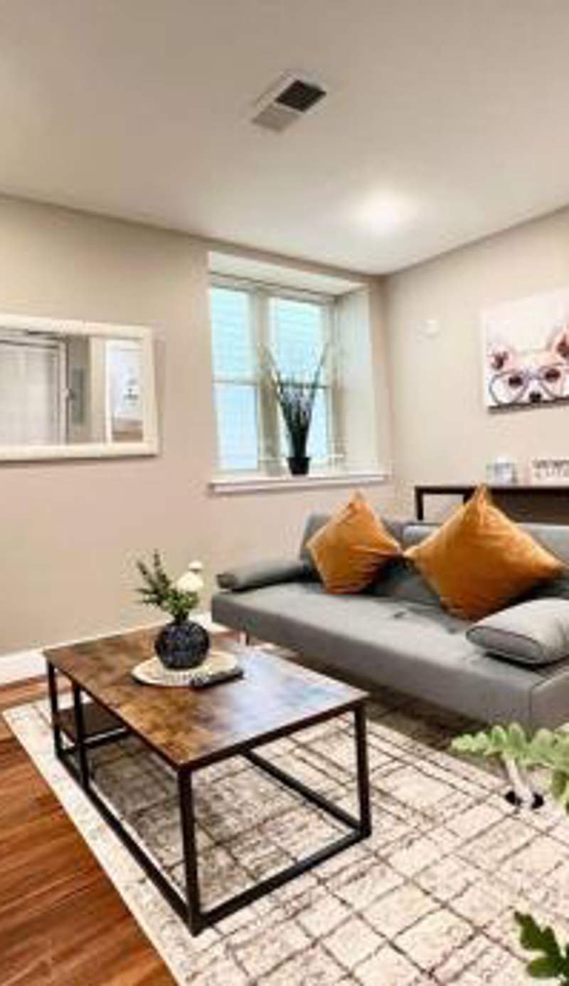 405 Spacious and superior 1BDR APT in center city