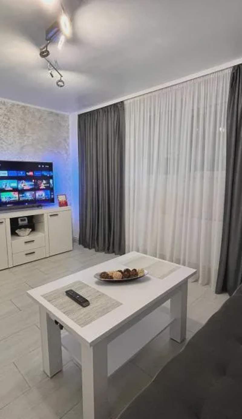 WHITE & SILVER LUXURY Apartament
