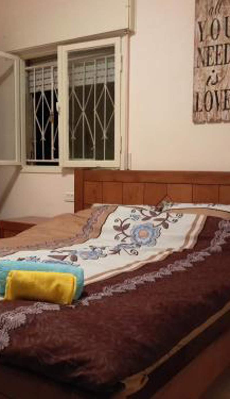 3 Stairs Only to Cozy Flat on Hillel st