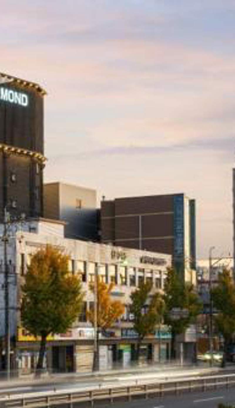 Almond Hotel Gupo Station