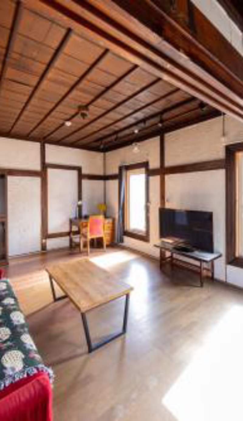 Ura Otaru Montparnasse Inn