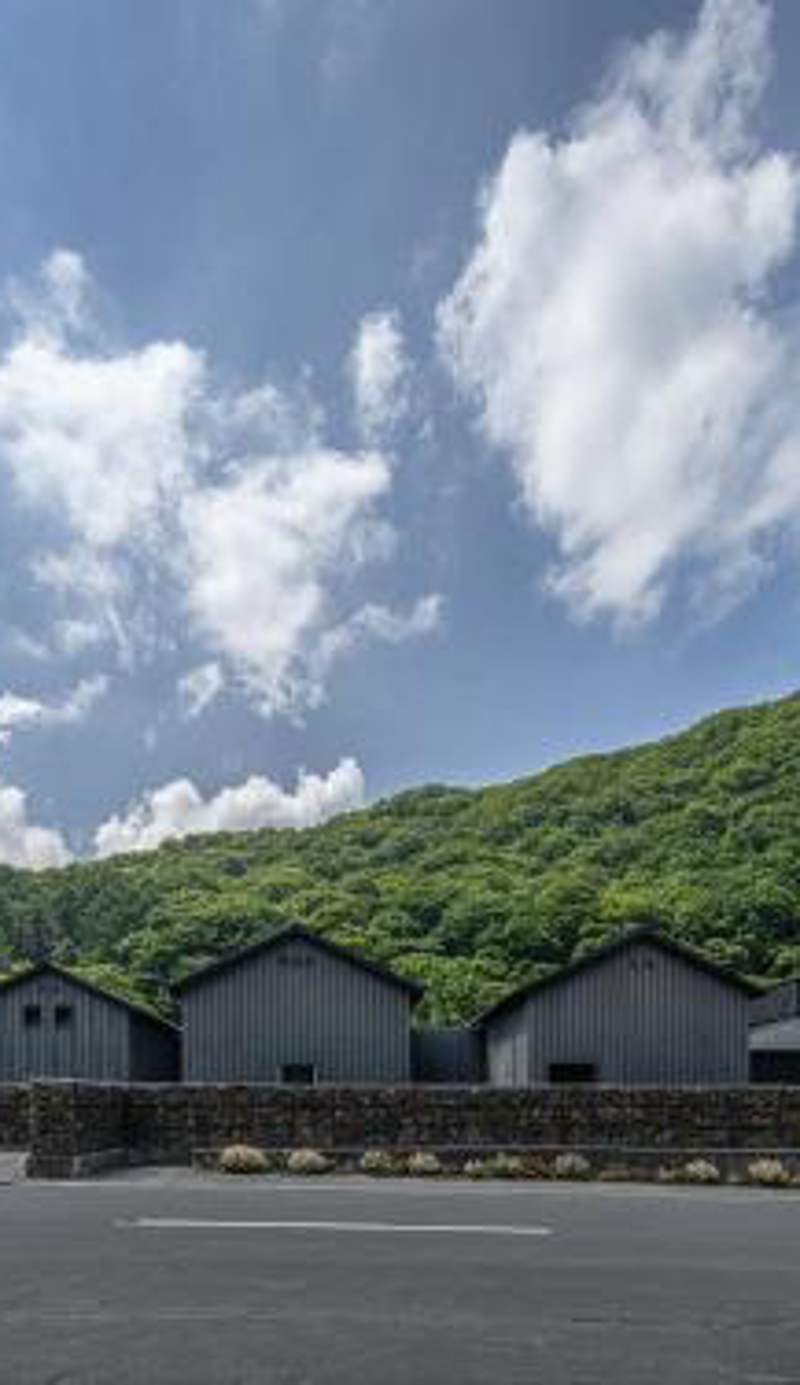 OTARU RETREAT KURAMURE by Onko Chishin