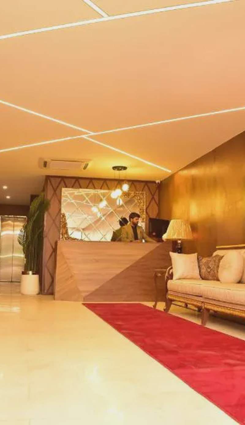 Tom's Luxury Hotel
