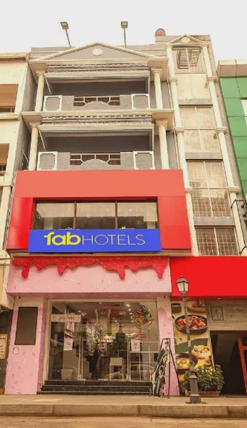 FabHotel Santhi Inn - 500 meters from Promenade Beach
