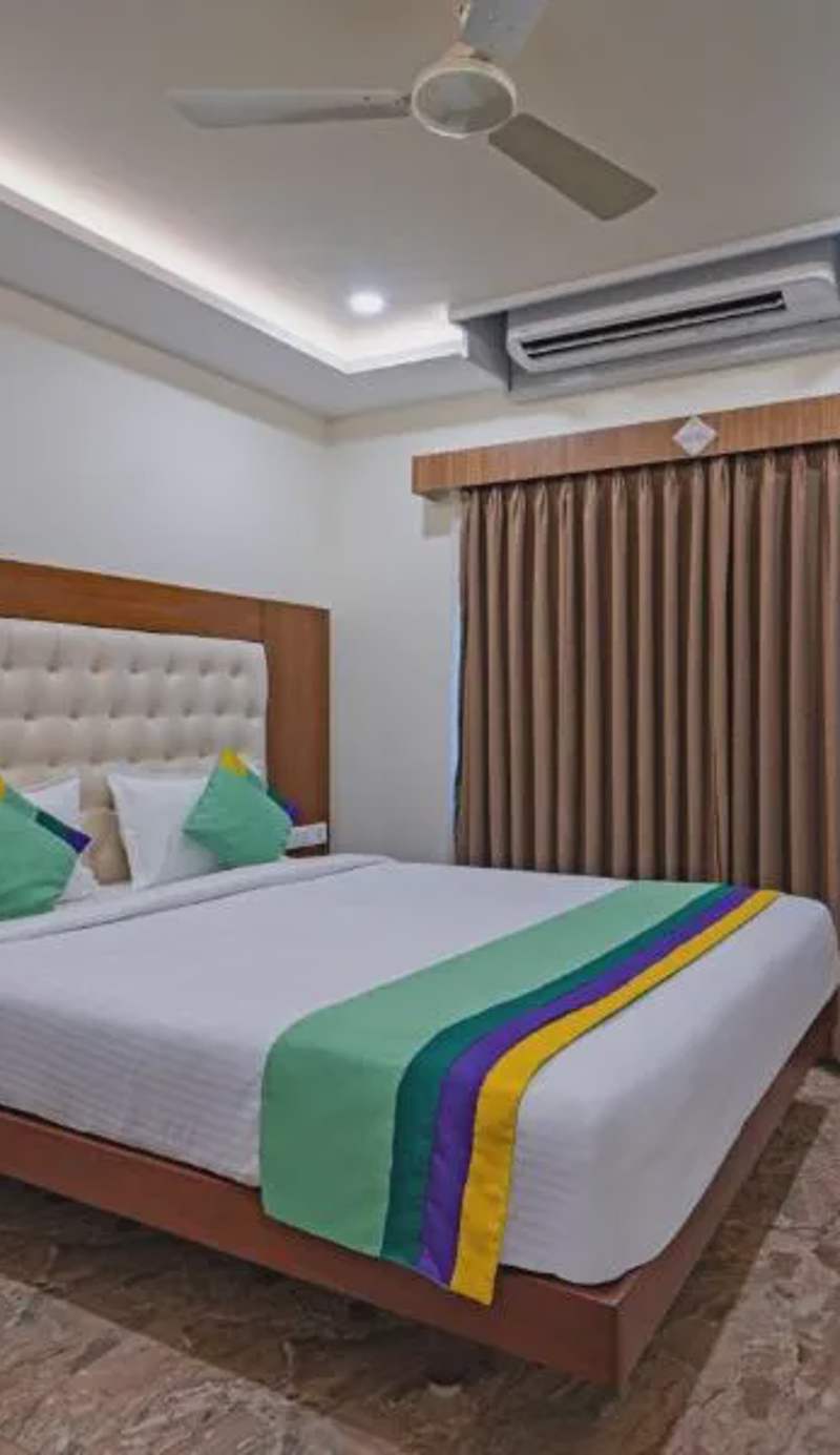 Treebo Aaravi Residency, 800 Mtrs From Promenade Beach