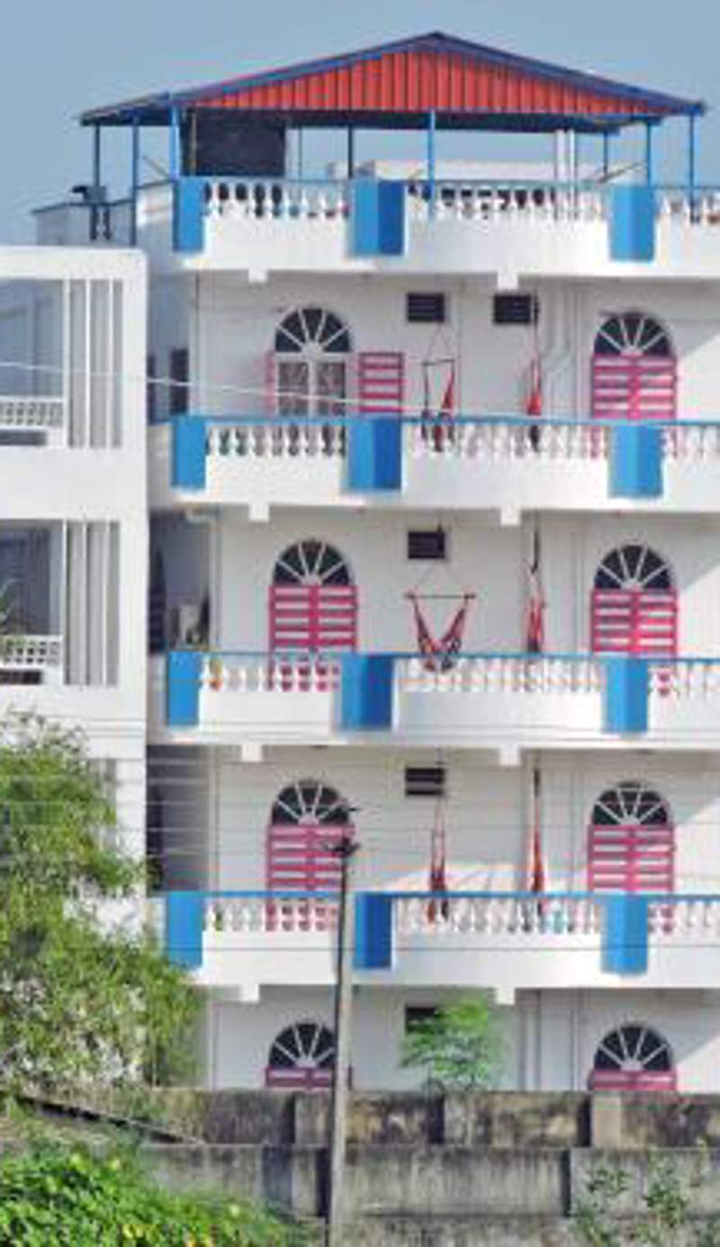 Holi-Wood Guesthouse