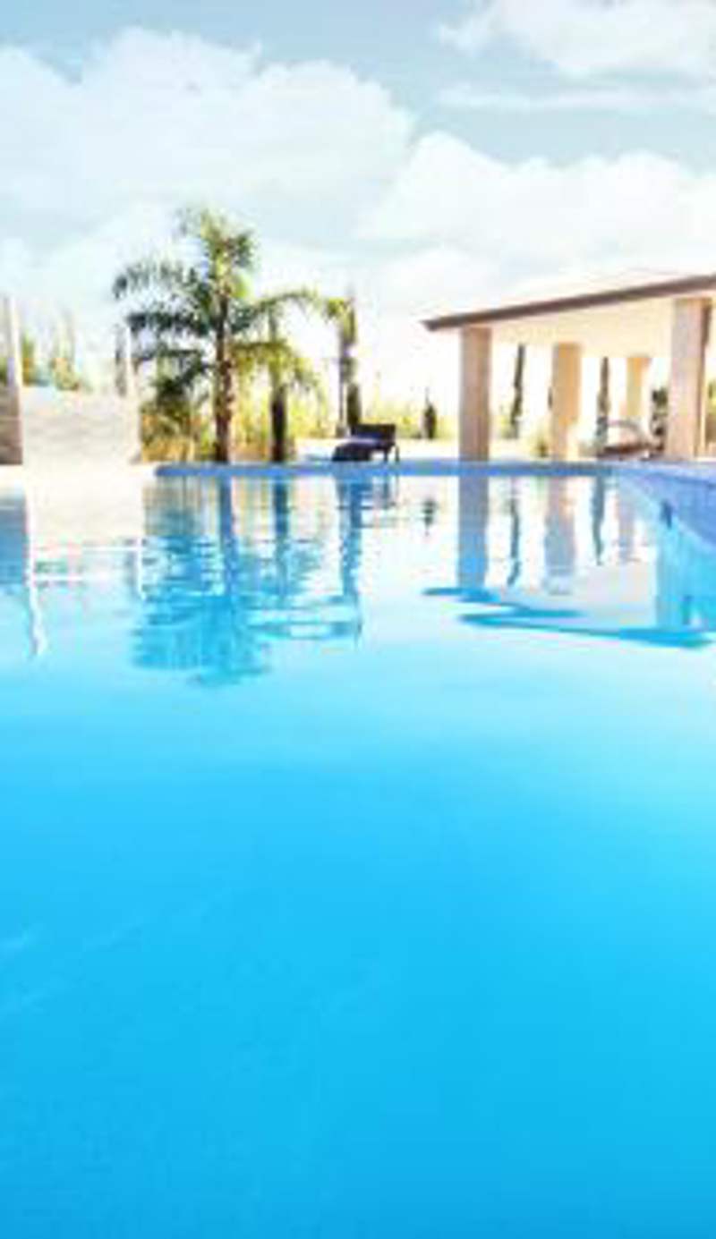 Swan River Hotel