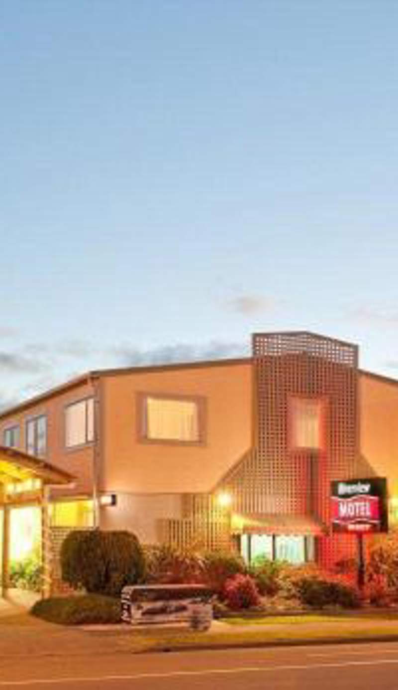 Riverview Motel