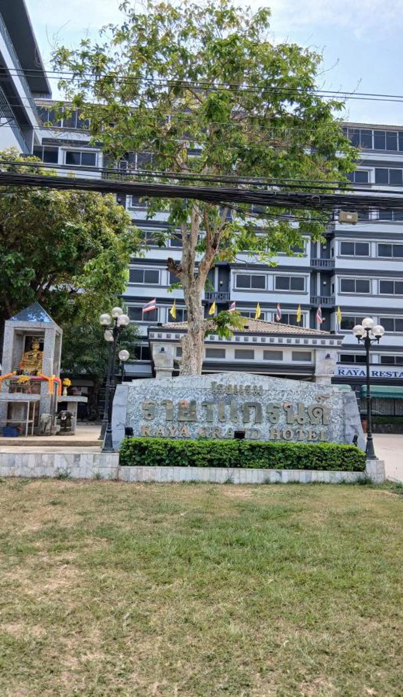 Raya Grand Hotel