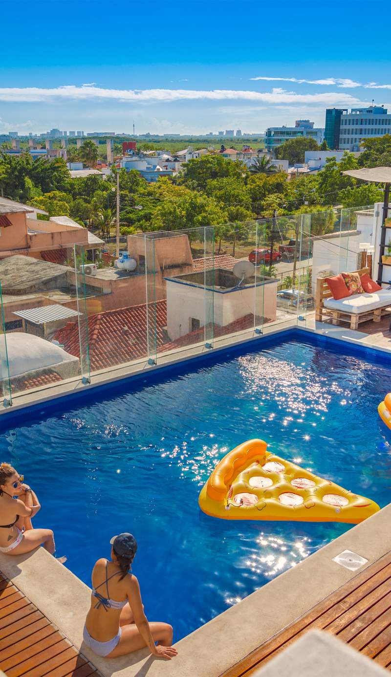 Nomads Hotel Hostel & Rooftop Pool