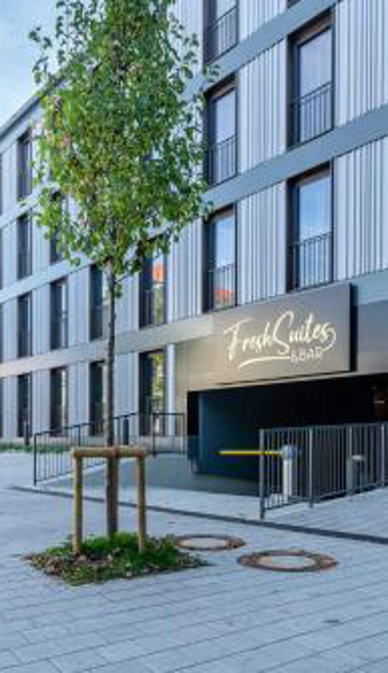 FreshSuites & Bar