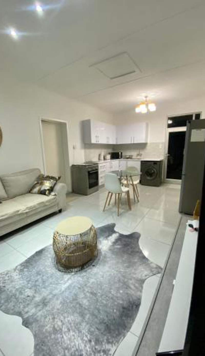 Zahara Cousy Home