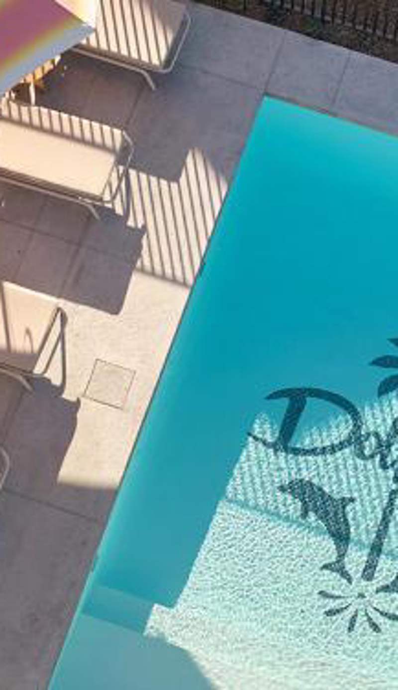 Dolphins Motel
