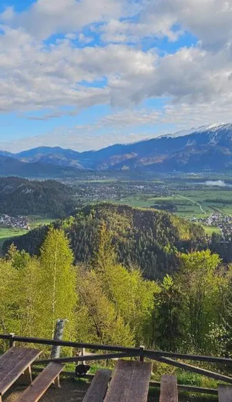 Koča na Taležu