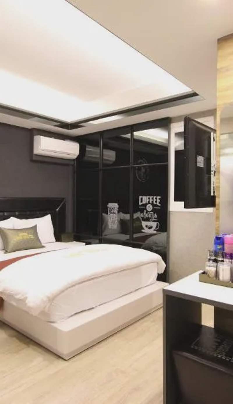 Line Motel
