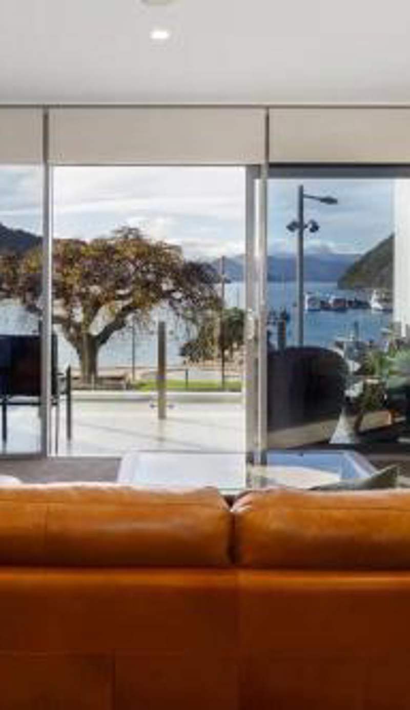 Picton Waterfront Oxley's Luxury Apartment