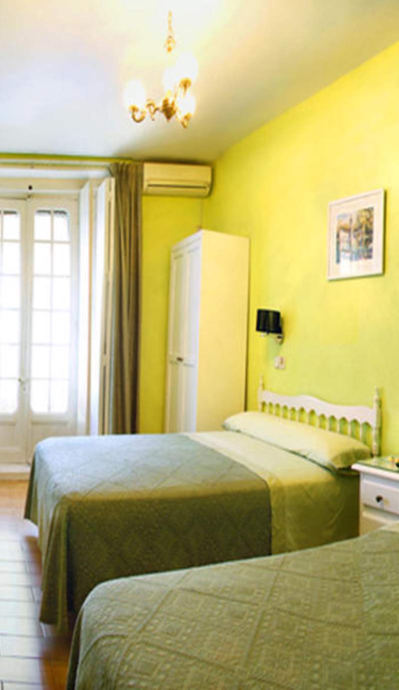 Hostal Los Alpes