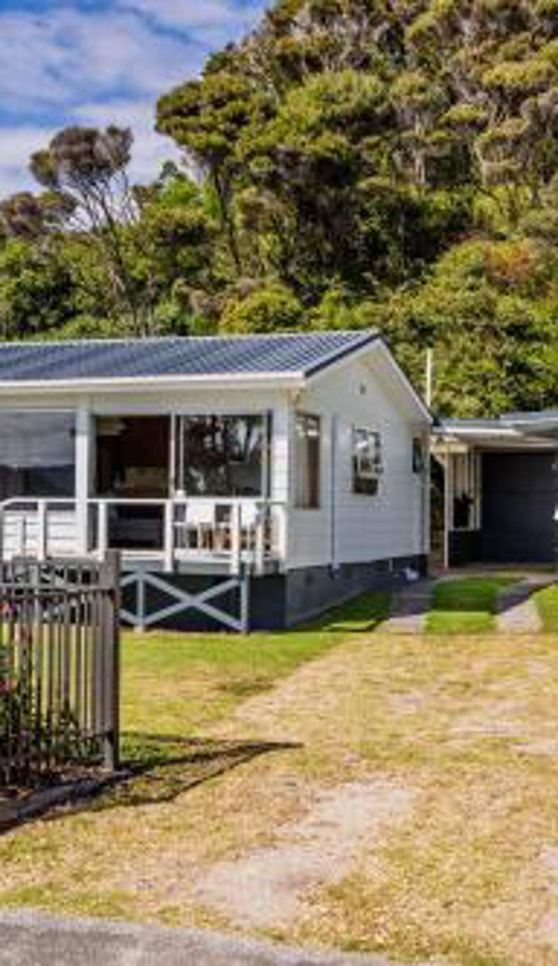 Dream View Waterfront - Paihia Holiday Home