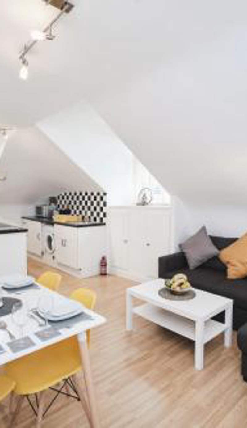 Canterbury 2 Bed Apartment Close to Town CT1 Sleeps 6