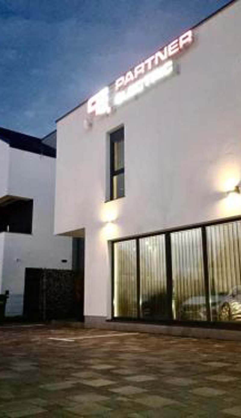 4 TREES Airport Resort Apartments and Rooms