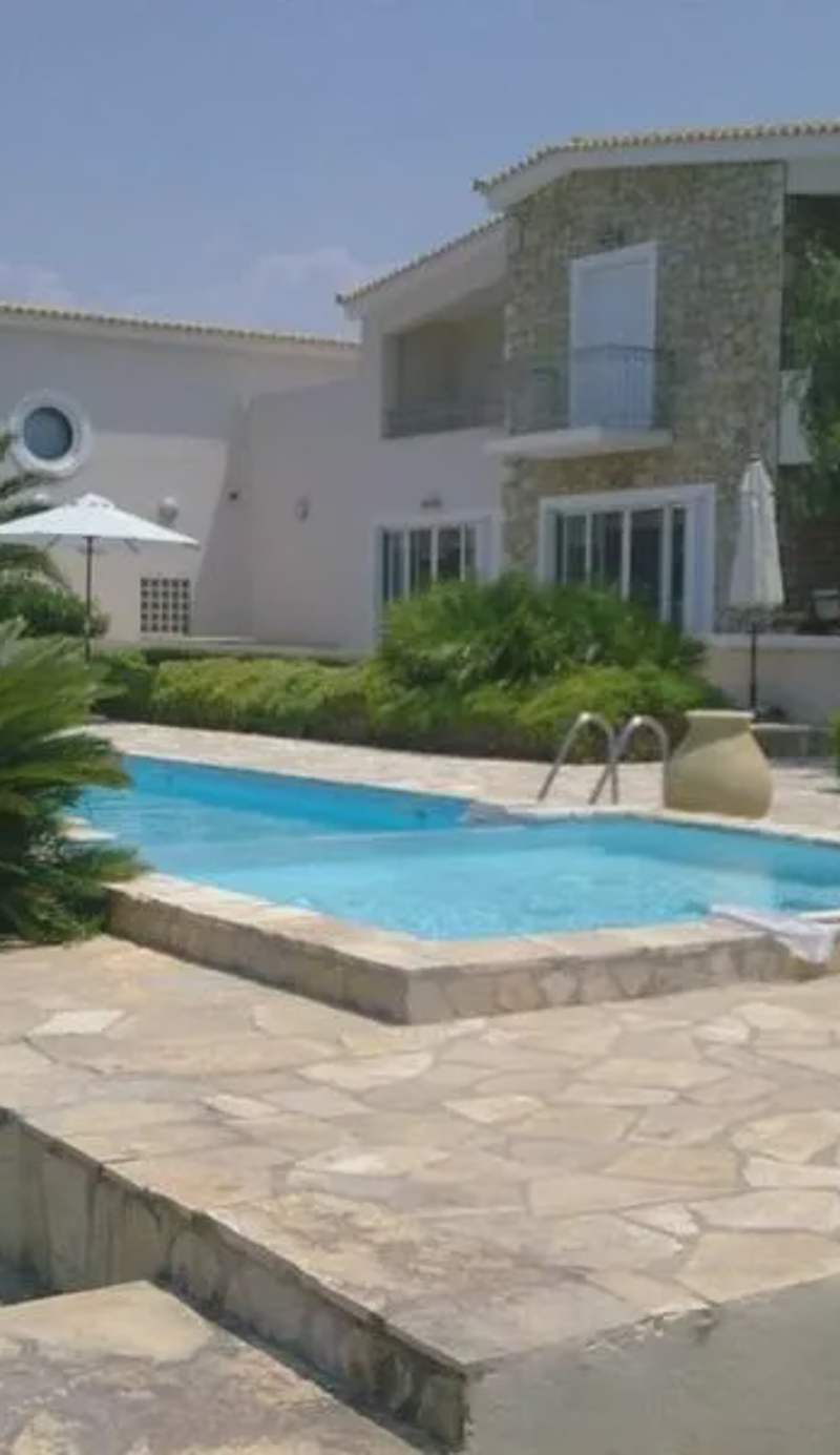 Luxury Villa Flora Kiparissia