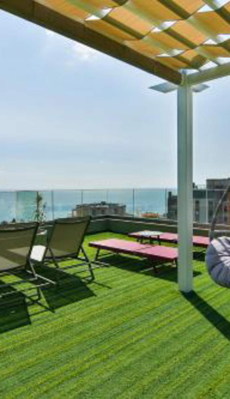 Sea lounge