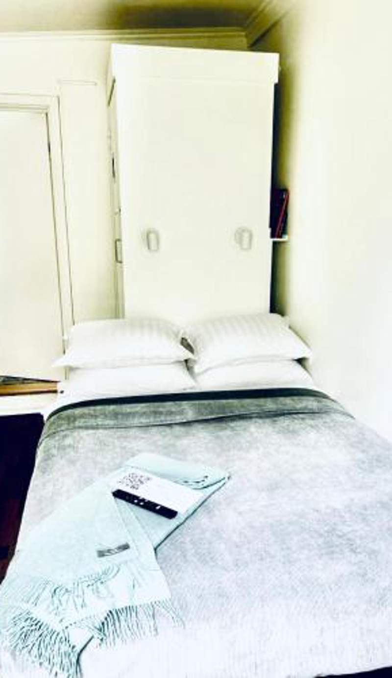 Studio 104- Free PARKING onsite -Private entrance