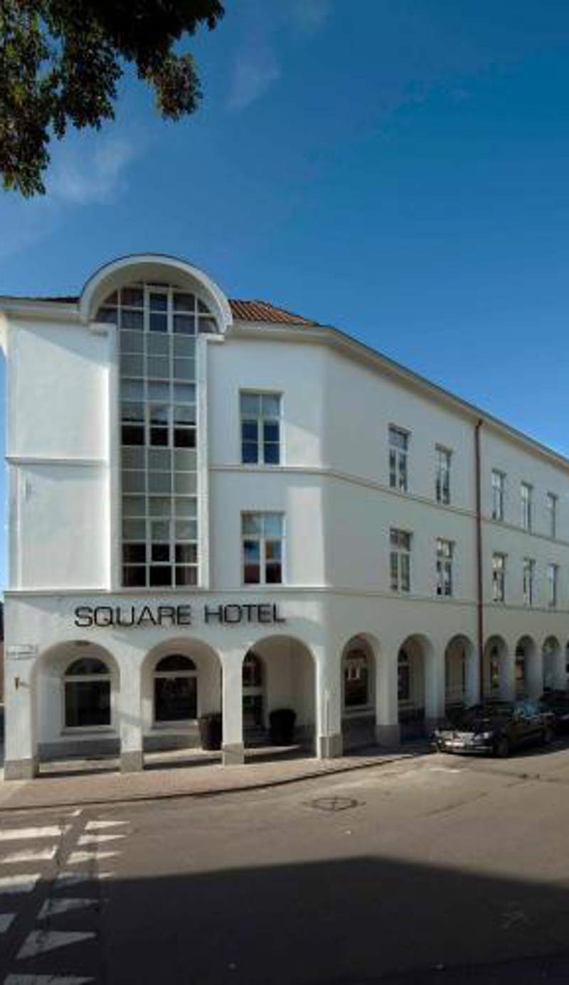 Square Hotel