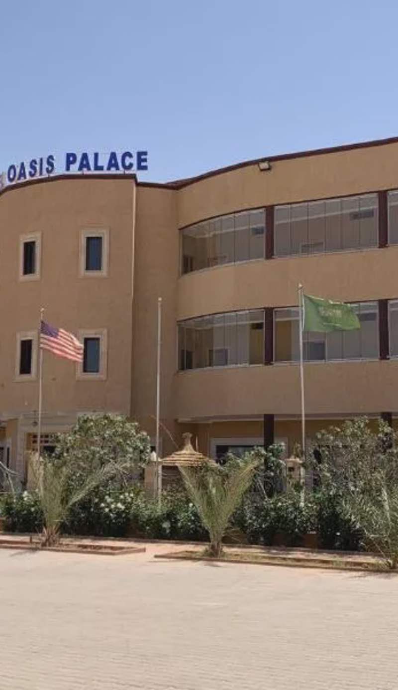 Hotel Oasis Palace