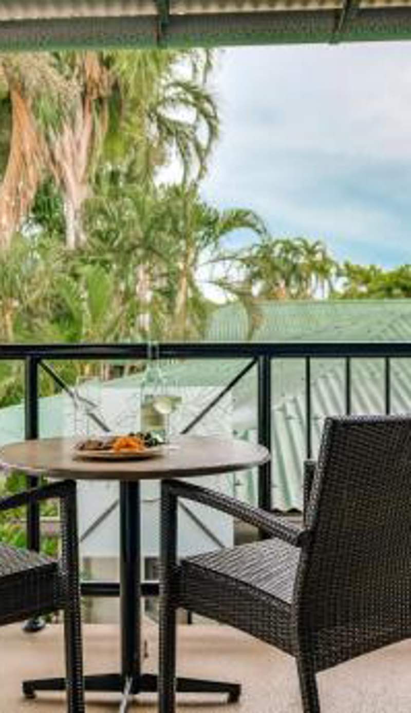 Palms City Resort