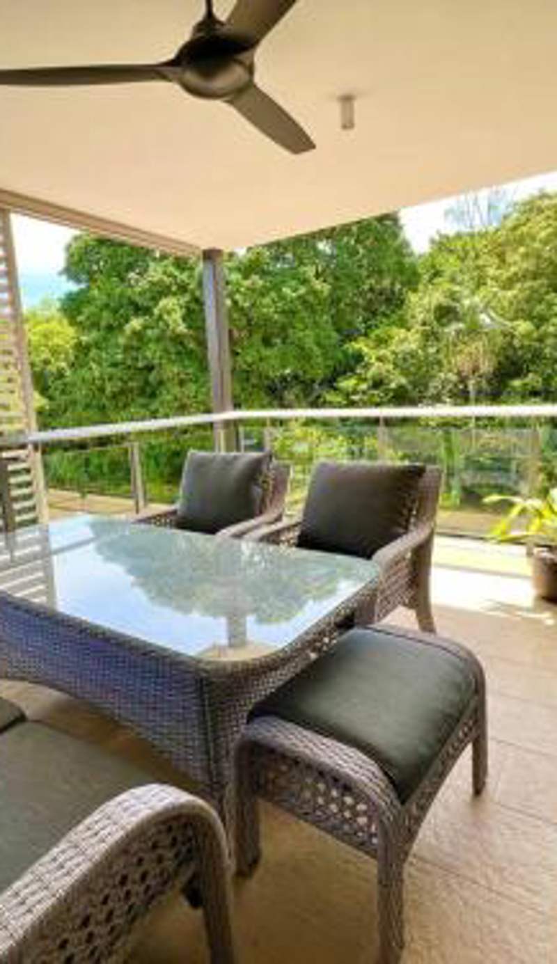 Luxury Waterfront Apartment (2 bedrooms)