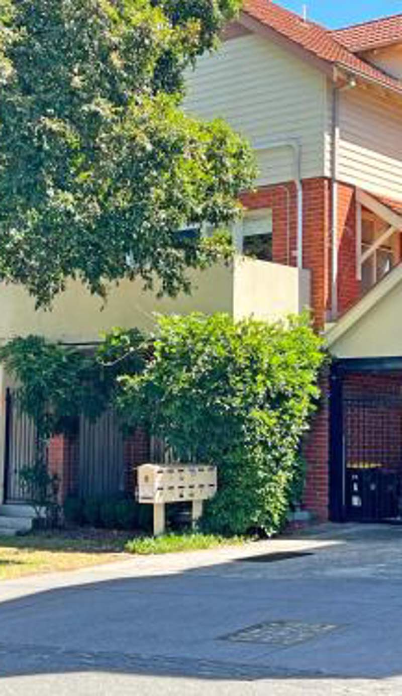 Hidden Gem 1-Bedder in Box Hill Prime Location