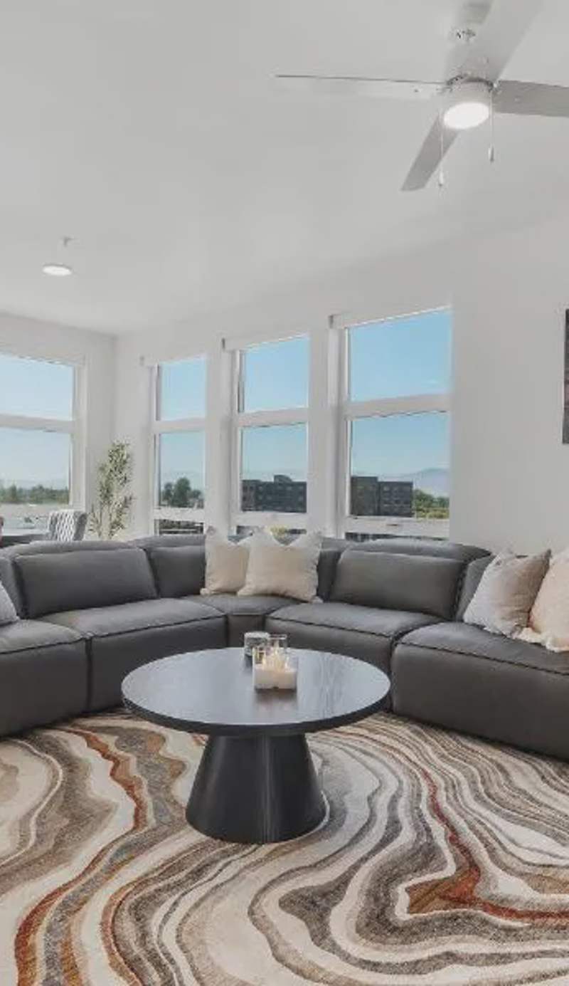 Amazing Deluxe 2BR Pool Gym Htub