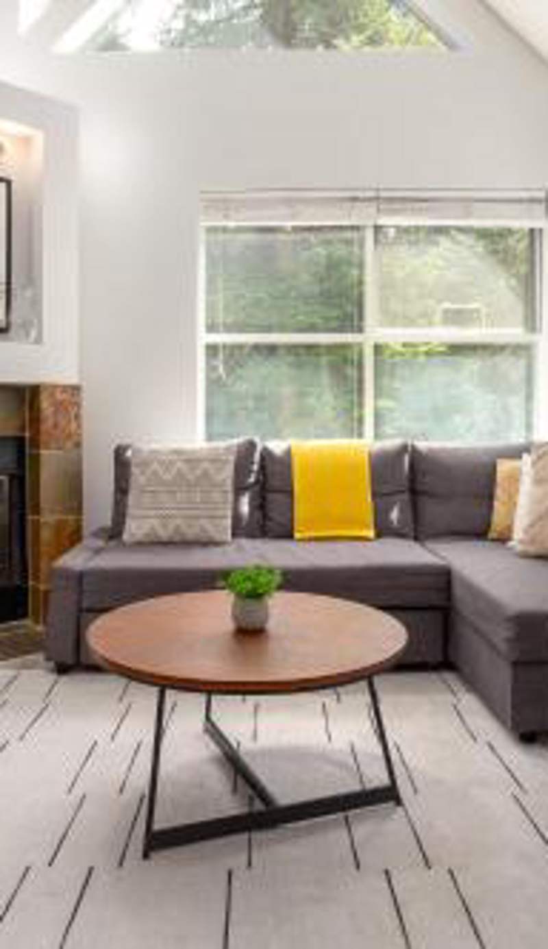 2BR plus Loft in Wildwood Lodge, Free Ski Bus, Hot Tub and Pool, Private Patio, Parking