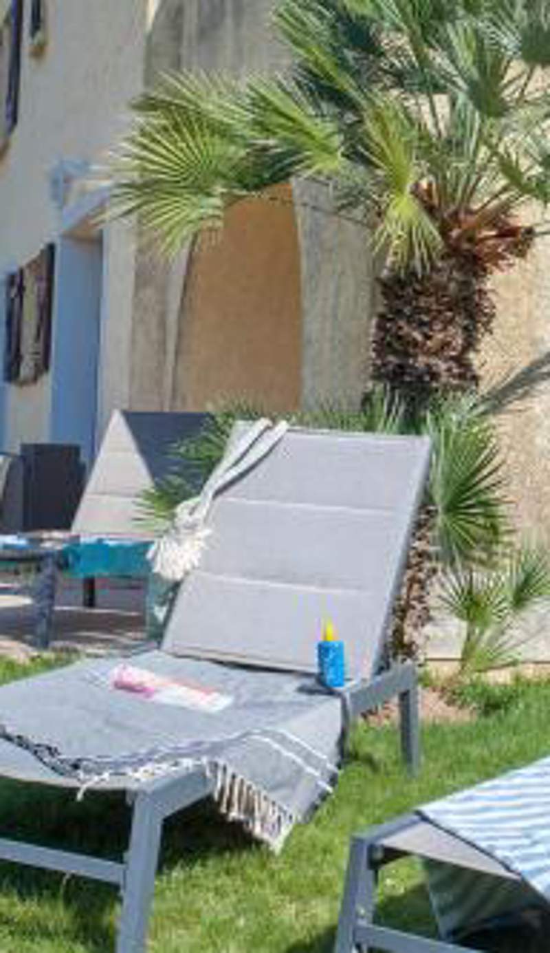 location de vacances Olivier jardin privatif et piscine chauffée partagée