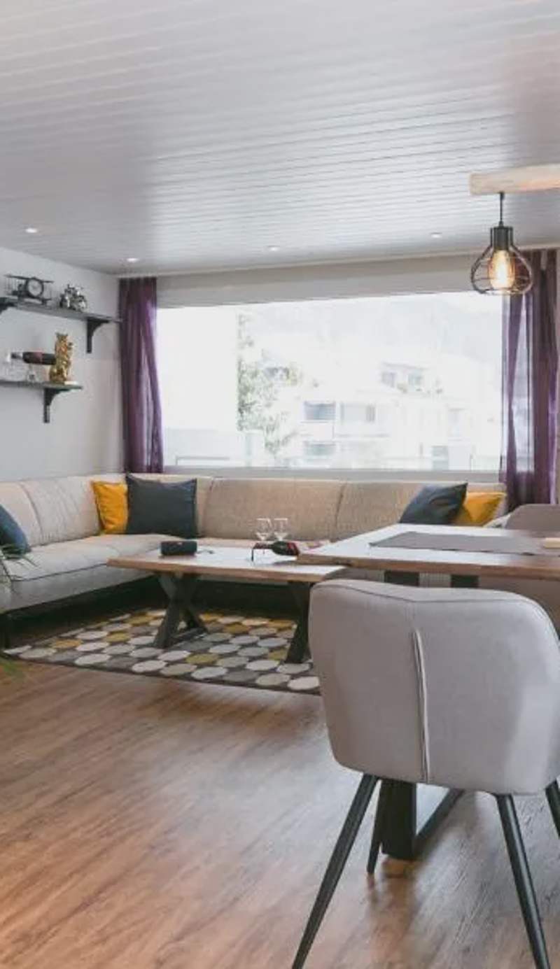 Spirit Apartments - Balkon - Bergsicht - Parkplatz