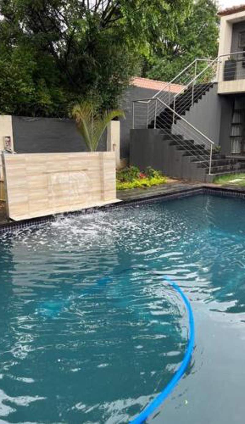 Lux apt 5min to Sandton 9