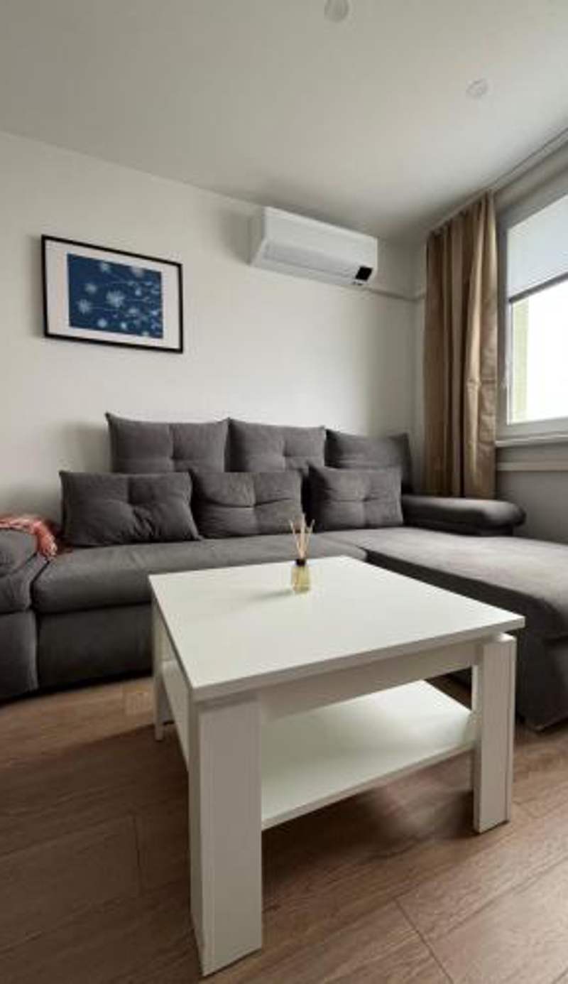 Elegant Escape apartment III - free parking, easy access to City Center