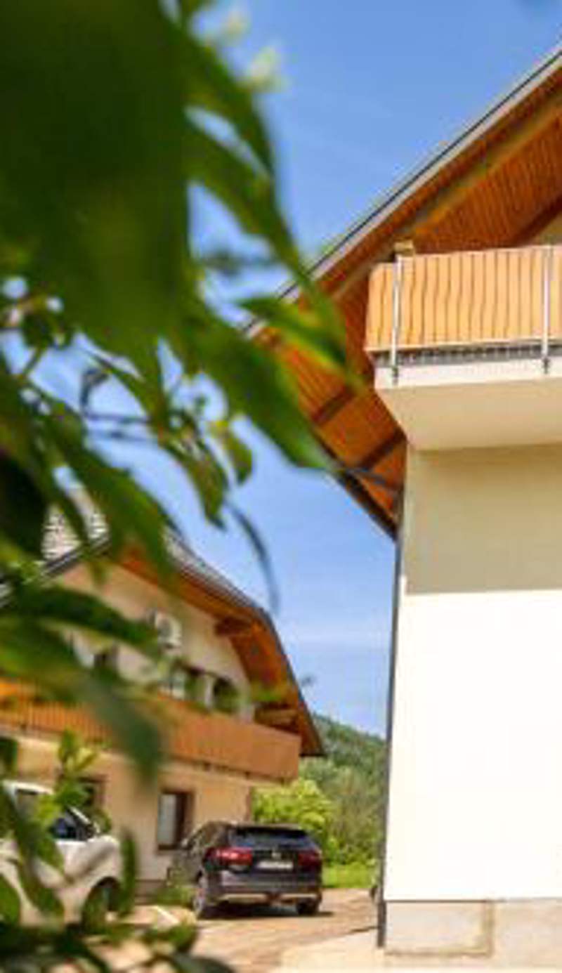 Apartma Lovor